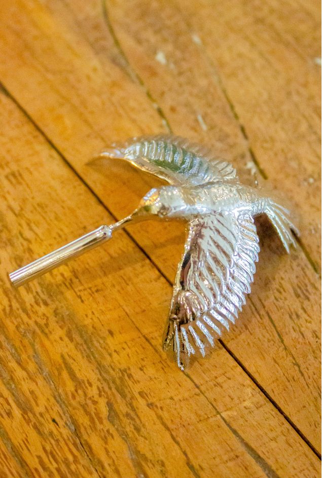 Escultura de Parede Beija Flor Aberto Niquel -4-.jpg